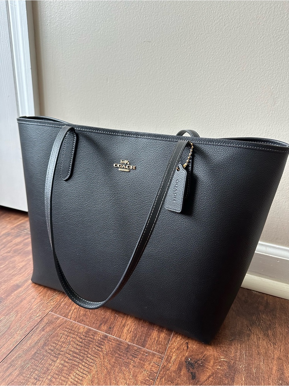 Black large coach city tote